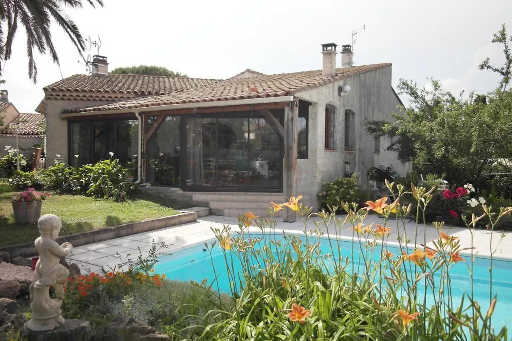 Chez Marydidou : Chambres D'Hotes Istres Bed & Breakfast